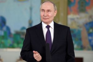 V. Putinas tvirtina Ukrainoje veikiant Vakarų karinius instruktorius