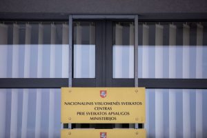 Veiklą optimizuojantis Nacionalinis visuomenės sveikatos centras atleidžia 37 darbuotojus