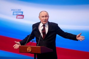 Rusijos sąjungininkai sveikina V. Putiną, Vakarų šalių lyderiai rinkimus smerkia
