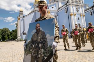 Ukraina atsisveikino su ginkluotųjų oro pajėgų asu ir vienu iš „Kyjivo vaiduoklių“