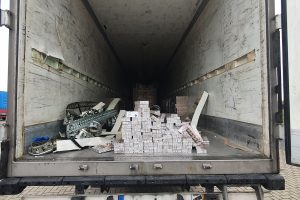 Šalčininkuose ir Tverečiuje sulaikytos rūkalų kontrabandos: jų vertė – apie 100 tūkst. eurų