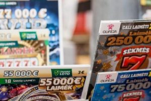 Šiauliuose – įžūli vagystė: iš degalinės pagrobti 57 momentinės loterijos bilietai