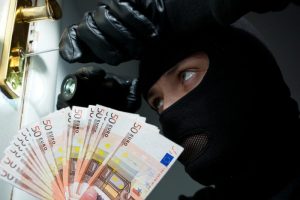 Iš buto Vilniuje pavogta per 12 tūkst. eurų