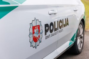 Policijai pranešta apie moters smurtą prieš dvi mergaites