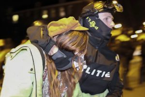Iš Amsterdamo universiteto policija išvaikė ir sulaikė propalestinietiškus protestuotojus