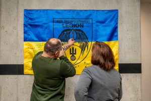 Kaunas veža Kalėdas į apkasus: Ukrainos kariams – vilkikas paramos