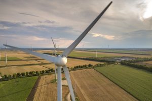 „Elektrum Lietuva“: sumažėjusi vėjo gamyba 14 proc. padidino elektros kainą 