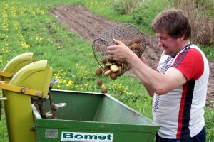 K. Navickas: naudą iš sumažinto PVM maistui ūkininkai pajaustų paskutinieji