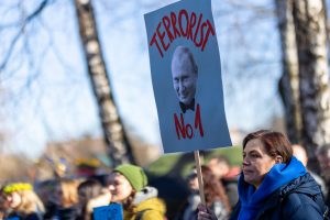 Lietuvoje gyvenantys rusai prašo nutraukti karą: sako jaučiantys gėdą ir kaltę