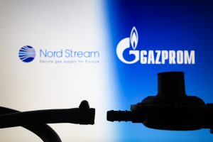 Kremlius: „Gazprom“ vis dar neturi reikiamų dokumentų, kad galėtų įmontuoti „Nord Stream 1“ turbiną