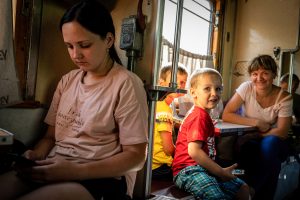 Kviečia paremti ukrainiečių šeimas: gali ateiti laikas, kai jos rinksis tarp vaistų ir maisto