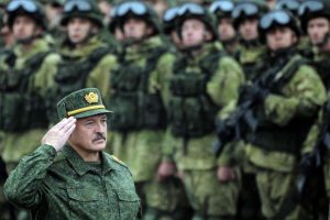 Generalinis štabas: apie 13 tūkst. baltarusių sutiko dalyvauti kare prieš Ukrainą