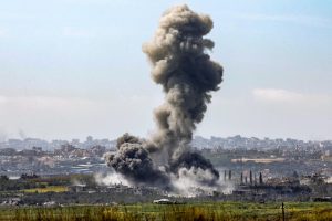 UNRWA: Gazos Ruože nukentėjo humanitarinės pagalbos sandėlis, sužeista daug žmonių