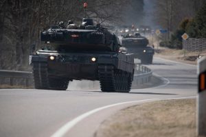 Prasideda Lietuvoje dislokuotų NATO karių pratybos, keliais judės karinė technika