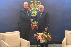 A. Anušauskas su Kanados gynybos ministru aptarė regiono saugumą, oro gynybą