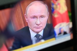 Seimas laikinai uždraudė rusiškas ir baltarusiškas televizijos, radijo programas