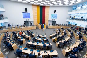 Pirmadienį vyks nenumatytas Seimo posėdis: teikiama valstybės tarnybos reforma