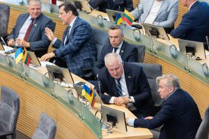 Seimas nustatė: savivaldos politikai gaus penktadalį mero atlyginimo