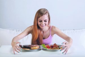 Valgymo sutrikimai: kai persivalgoma ar badaujama dėl psichologinių priežasčių