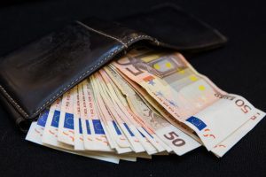 Seimas: nuo liepos NPD sieks 540 eurų