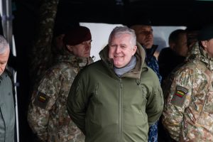 Ministras: kariai į Ukrainą būtų siunčiami mokymams, ne kovos veiksmams