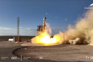 „Blue Origin“ surengė penktą kosmoso turistų skrydį į kosmosą