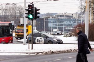 Įkliuvo „Bolt“ pavežėjai: du Lietuvoje gyveno neteisėtai, kito – padirbtas vairuotojo pažymėjimas
