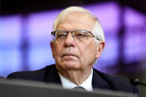 J. Borrellis: silpnesnis V. Putinas keltų didesnį pavojų