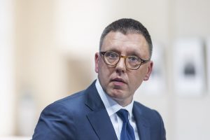 Krašto apsaugos ministeriją palieka viceministras Ž. Tomkus