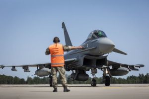 Žemaitijos regione – NATO oro policijos naikintuvų skrydžių treniruotė