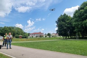 Klaipėdos apskrityje pareigūnai dronais stebėjo jaunimą