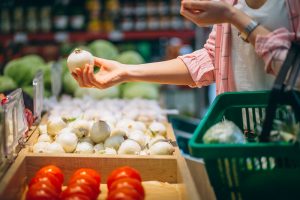 FAO skelbia apie staigų pasaulinių maisto kainos kritimą liepos mėnesį