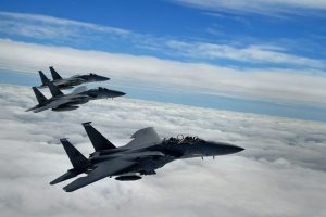 Viceministras: Lenkija nesidera dėl naikintuvų F-16 siuntimo Ukrainai