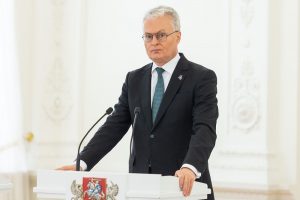 Prezidentas apie naktinių taikiklių įteisinimą: Seime laimėjo medžiotojų partija