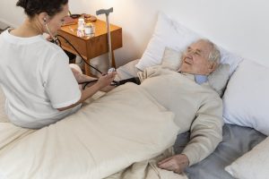 Vyresniems gyventojams – geros žinios: sieks palengvinti slaugos ir socialinių paslaugų prieinamumą