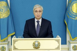 Preliminarūs skaičiai: Kazachstano prezidentas K.-J. Tokayevas liks poste