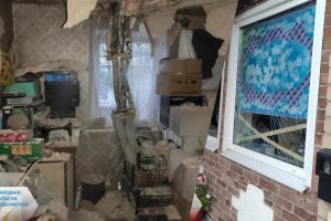 Rusijos kariai kasetiniais šaudmenimis smogė Toreckui: yra žuvusių ir sužeistų
