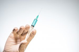 „Pfizer“ ir „BioNTech“ kartu kurs mRNR vakciną nuo juostinės pūslelinės