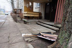 Viename Kauno daugiabučių namų kilo gaisras: įtariamas padegimas