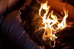 Naujųjų metų išvakarėse – gaisras Klaipėdoje: bute sudegė moteris