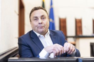 Seimas pradėjo antrą apkaltą P. Gražuliui: politikas įtaria planą pašalinti jį dešimtmečiui