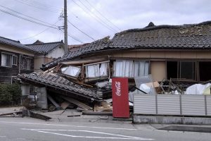 URM kol kas neturi žinių apie Japonijoje per žemės drebėjimus nukentėjusius lietuvius