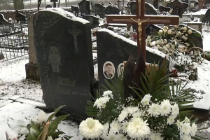 Daugybę metų kapaviete besirūpinusi šeima: kapas buvo užgrobtas ir išniekintas