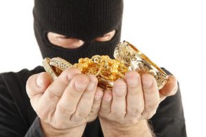 Vilniuje iš parduotuvės pavogta aukso dirbinių už 24,8 tūkst. eurų