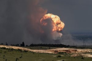 Per Ukrainos dronų ataką Kryme sprogo šaudmenų sandėlis