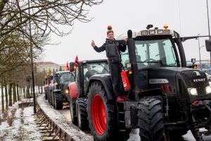Iš Vilniaus išvažiavo visa ūkininkų technika, traktoriai