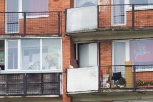 Nelaimės Vilniuje: savaitgalį iš balkonų iškrito du žmonės – vaikas ir vyras