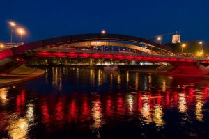 Pasaulinę hemofilijos dieną Vilniaus pastatai, tiltai nušvis raudonai