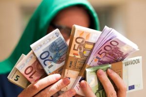 Lietuvio rankose – 24 milijonai eurų: ką reiškia laimėti tokią įspūdingą sumą