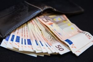 Pripažintas kaltu dėl neteisėto praturtėjimo kaunietis neteks daugiau nei 160 tūkst. eurų